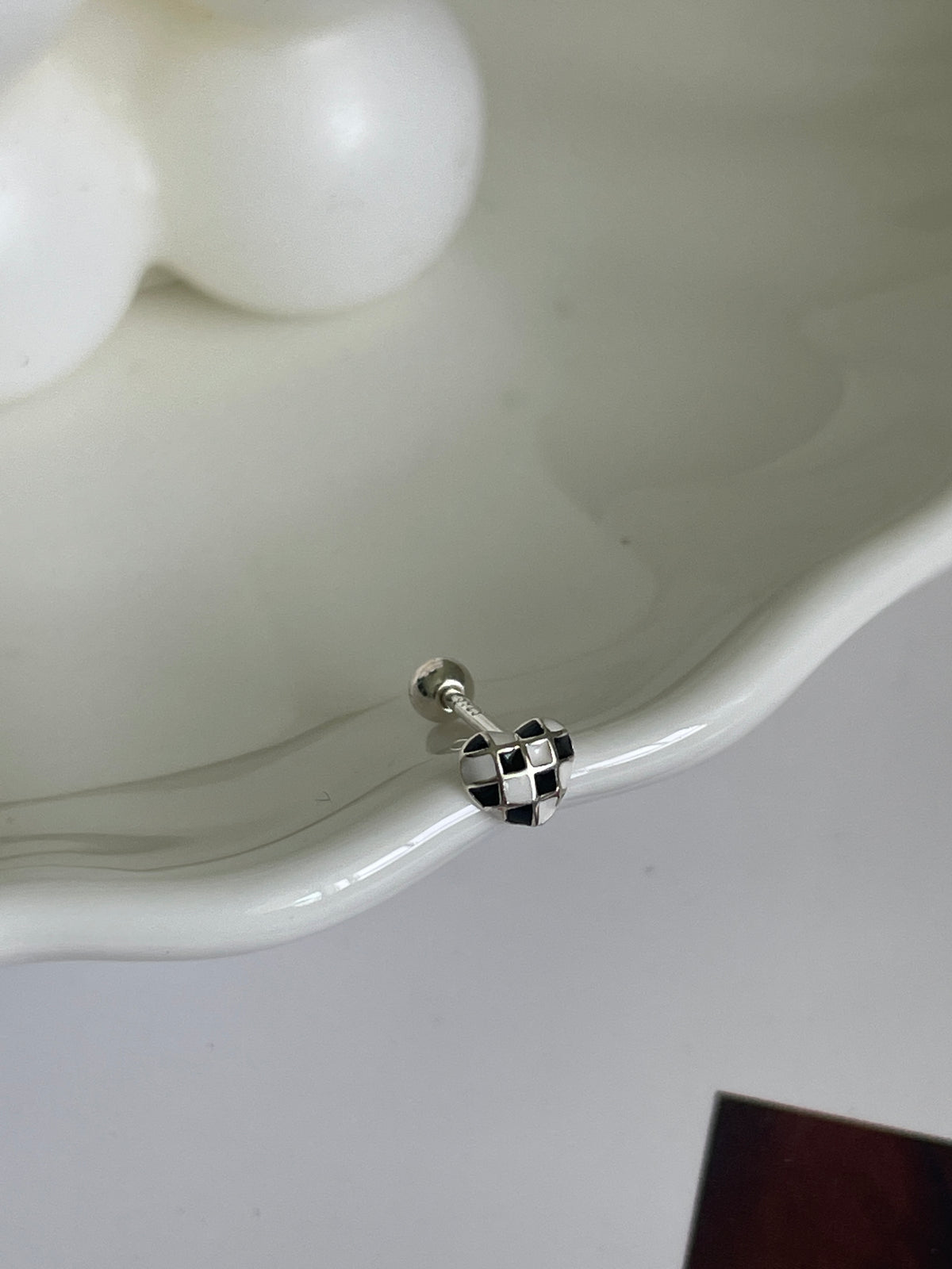 (925 silver) Black & white piercing